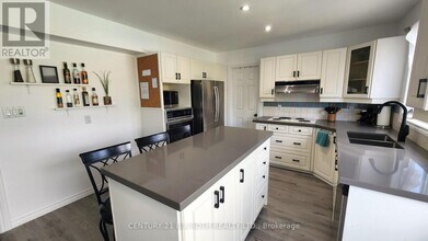 1252 Shore Acres Dr in Innisfil, ON - Building Photo - Building Photo