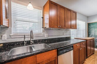 12919 Westella Dr in Houston, TX - Building Photo - Building Photo
