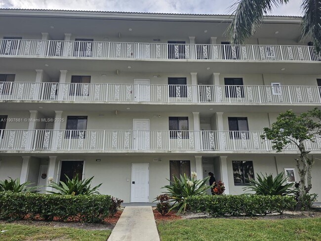 2701 Village Blvd in West Palm Beach, FL - Building Photo - Building Photo