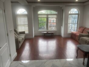 1 Montrose Ave in Jersey City, NJ - Building Photo - Building Photo