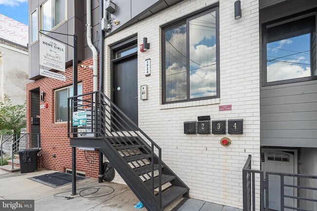 1924 N 6th St, Unit 3 in Philadelphia, PA - Building Photo - Building Photo