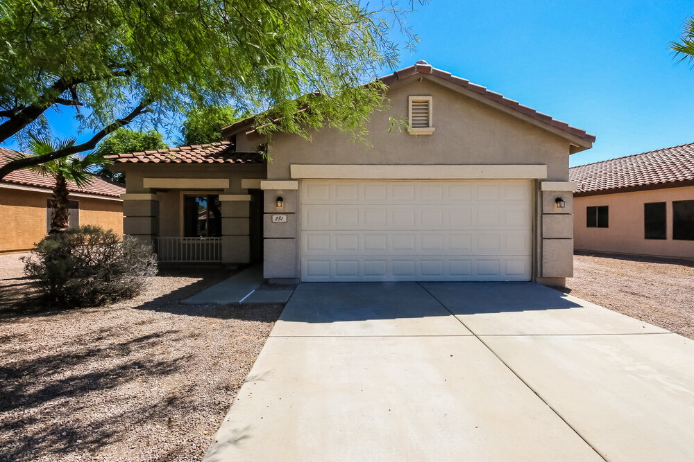 231 S Valle Verde in Mesa, AZ - Building Photo