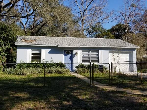 10950 Barrett St in New Port Richey, FL - Building Photo