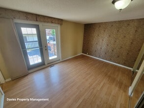 115 Henry Ave NW in Edmonton, AB - Building Photo - Building Photo