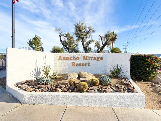 34177 Emily Way in Rancho Mirage, CA - Foto de edificio - Building Photo