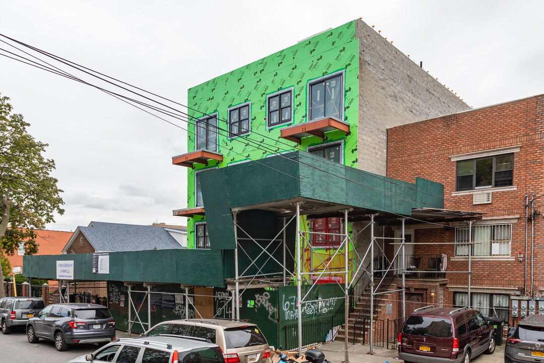 674 Maple St in Brooklyn, NY - Foto de edificio