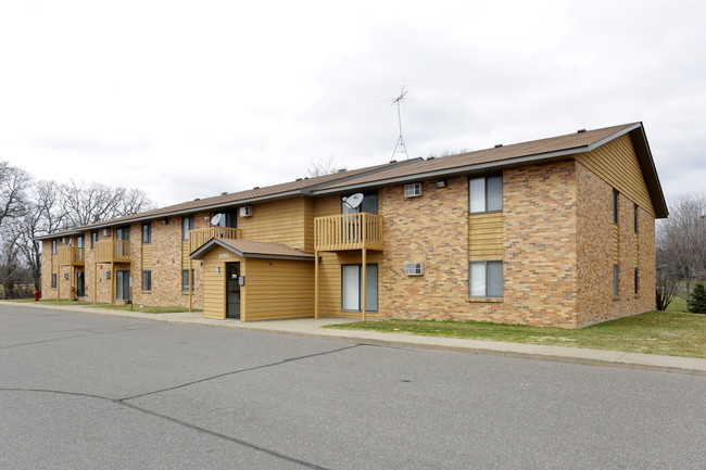 Ridgewood Manor Partnership in Elk River, MN - Foto de edificio - Building Photo