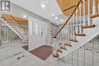 2537 Annelyn Ct in Mississauga, ON - Building Photo - Building Photo