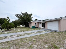 2107 Little John Rd in Melbourne, FL - Building Photo