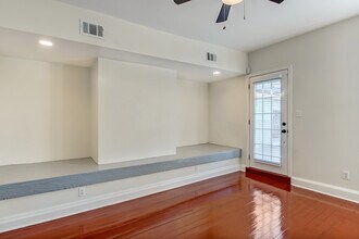 303 W Henry St in Savannah, GA - Foto de edificio - Building Photo