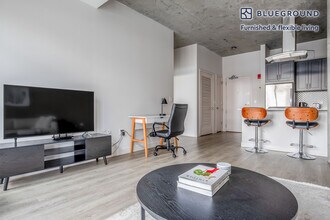 450 W Belmont Ave in Chicago, IL - Building Photo - Building Photo