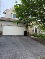 35285 Pennington Dr in Farmington Hills, MI - Building Photo