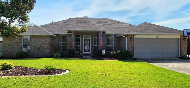 property at 912 Wine Pointe Dr