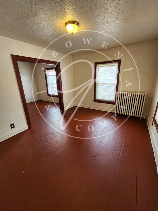 3312 E Manhattan Blvd in Toledo, OH - Building Photo
