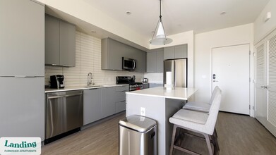 9235 W Russell Rd in Las Vegas, NV - Building Photo - Building Photo