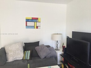 3052 SW 27th Ave in Miami, FL - Building Photo - Building Photo