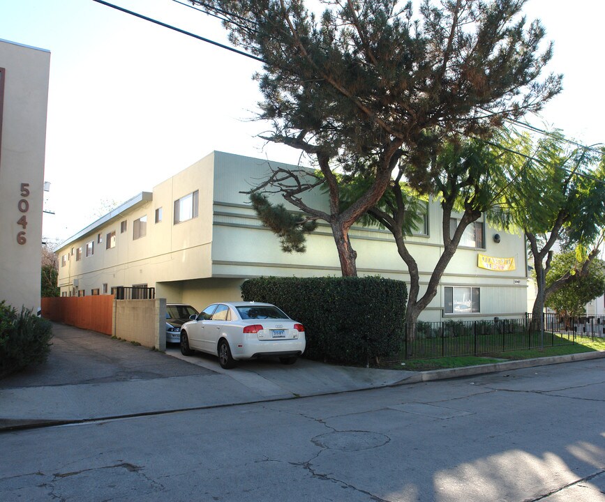 5042 Denny Ave in North Hollywood, CA - Building Photo