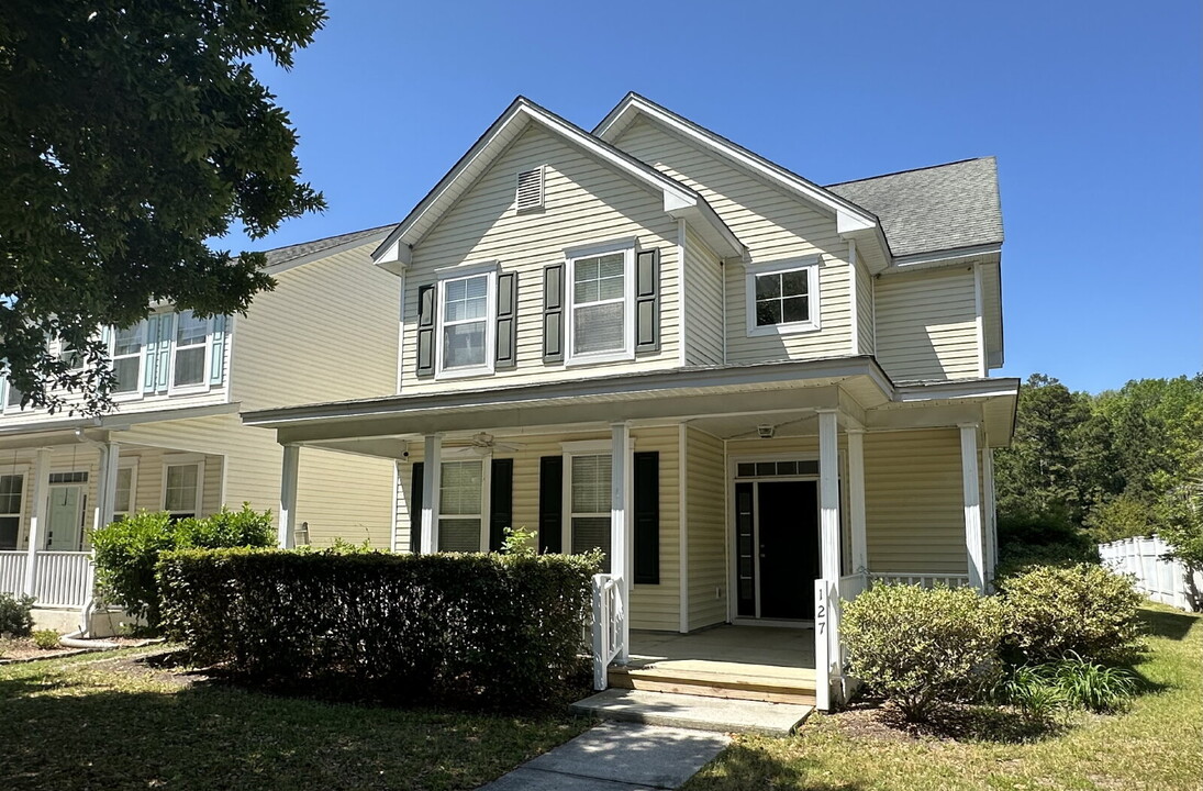 127 Pin Oak St in Bluffton, SC - Building Photo