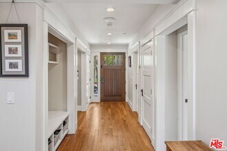 1749 Hill St in Santa Monica, CA - Building Photo - Building Photo