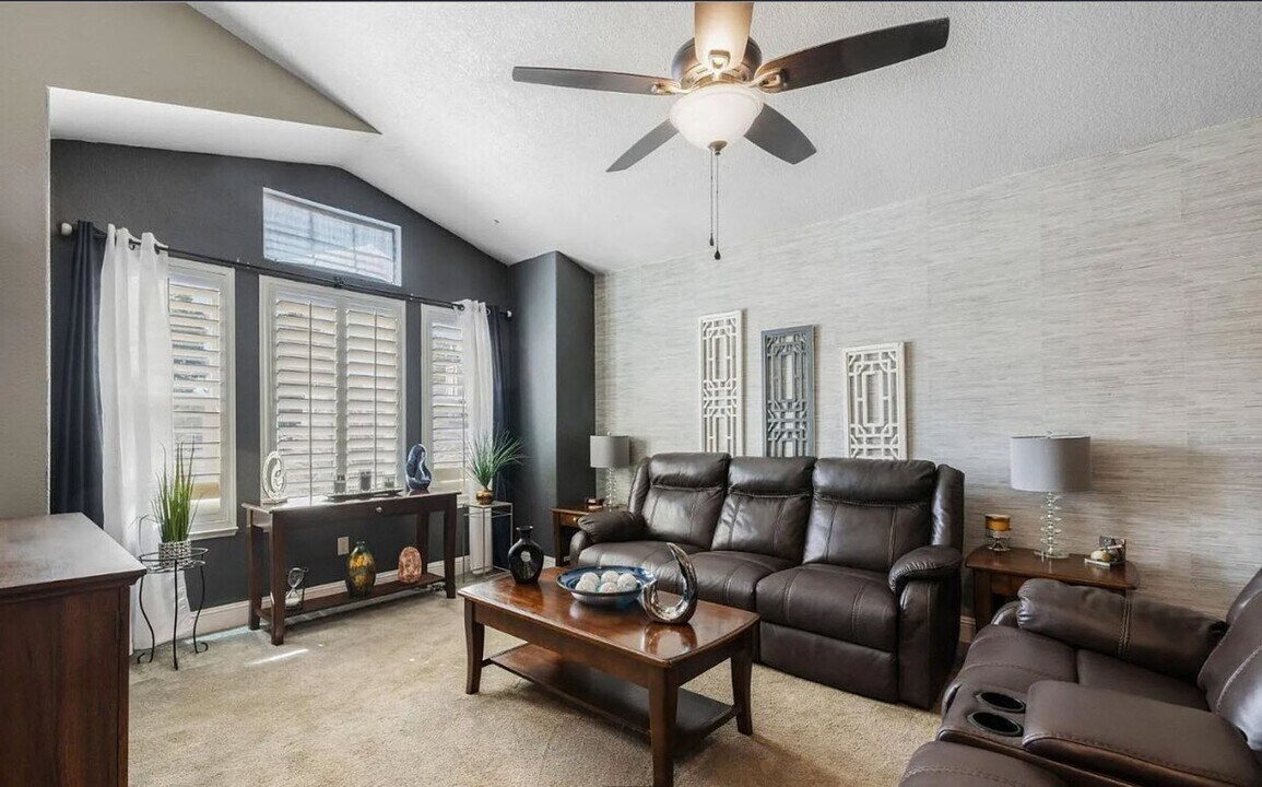 6438 Santa Catarina Way in Citrus Heights, CA - Building Photo