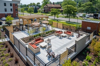 176 Denison in Corning, NY - Foto de edificio - Building Photo