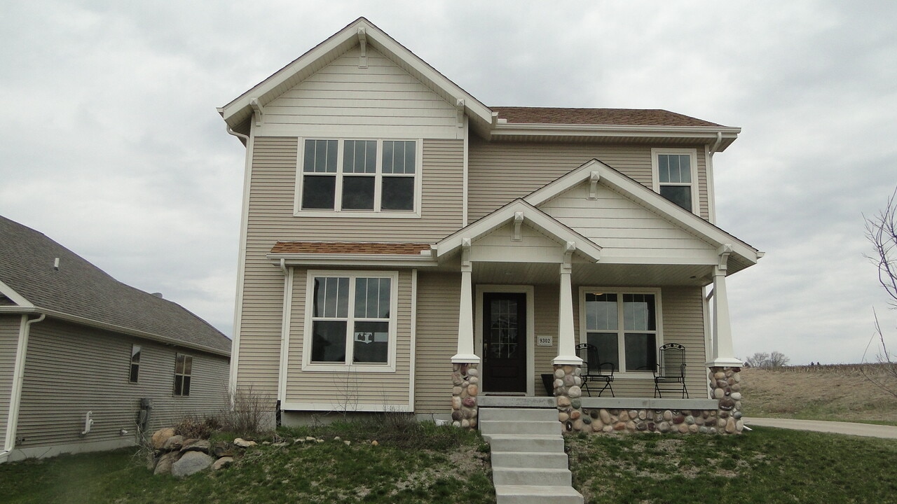 9302 Briar Haven Dr in Verona, WI - Building Photo