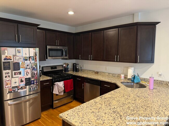 28 Howell St, Unit 3 in Boston, MA - Building Photo - Building Photo