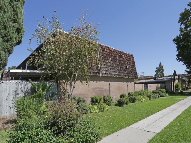 3373 E Fairmont Ave in Fresno, CA - Foto de edificio - Building Photo