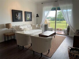 11720 St Andrews Place, Unit 302 in Wellington, FL - Building Photo