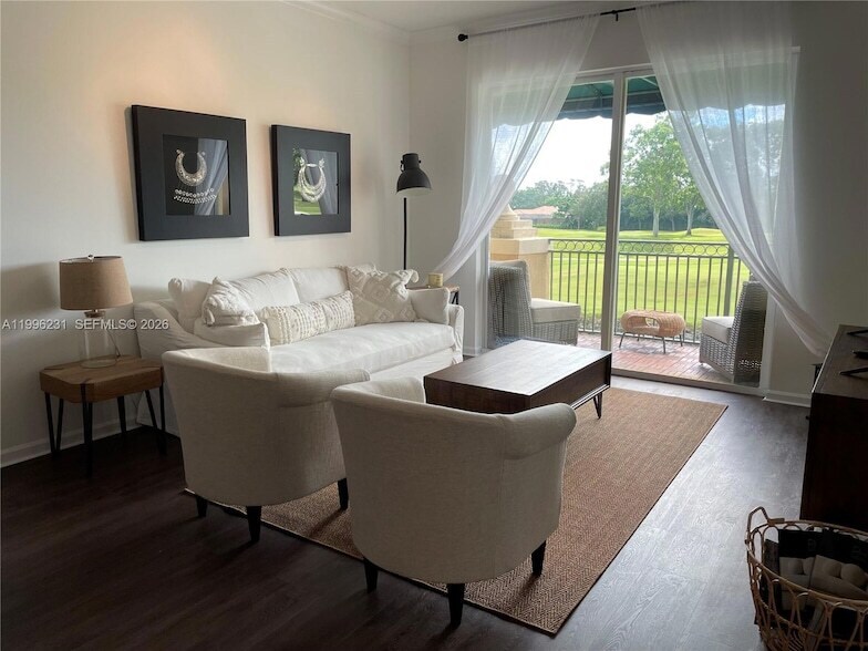 11720 St Andrews Place, Unit 302 in Wellington, FL - Foto de edificio