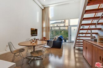 140 S Gramercy Pl-Unit -6 in Los Angeles, CA - Building Photo - Building Photo