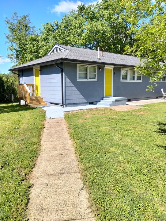 101 Potomac Cir, Unit B Photo