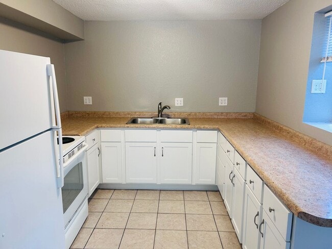 322 Baker St E in St. Paul, MN - Building Photo - Building Photo