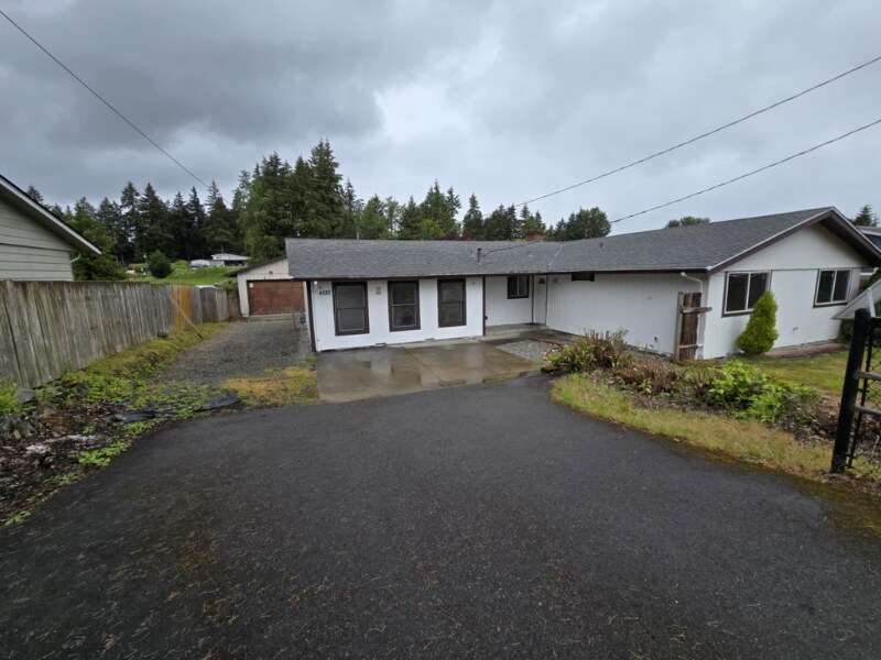 4010 9th St SW in Puyallup, WA - Building Photo