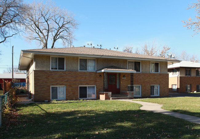 4534 Madison St NE in Columbia Heights, MN - Building Photo - Building Photo