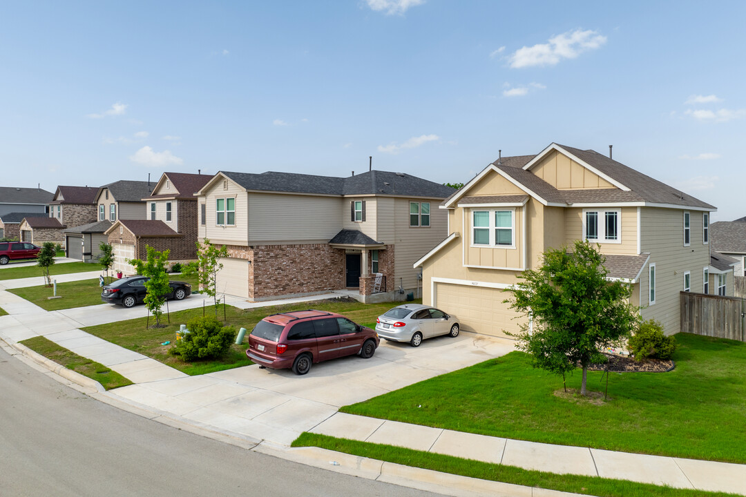 Parklands in Marion, TX - Building Photo