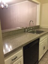 35 Berlin St, Unit 202 in Clinton, MA - Building Photo