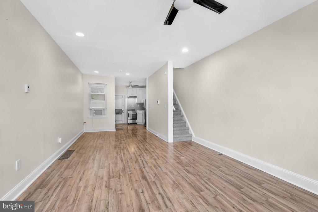1717 Fernon St in Philadelphia, PA - Building Photo