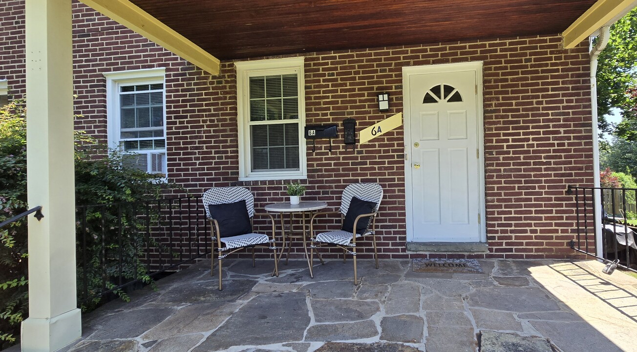 6A N Beaumont Ave, Unit #1 in Baltimore, MD - Foto de edificio