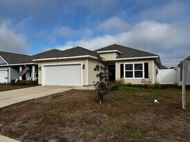 157 Blooming Cv in Crestview, FL - Building Photo
