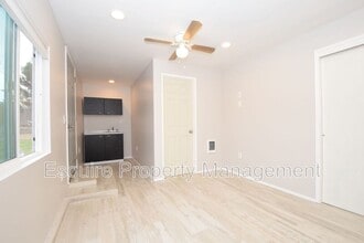 138 Oak St in Camarillo, CA - Building Photo - Building Photo