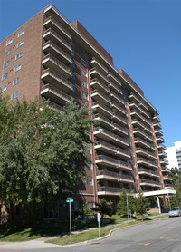 Cartier Square Apartments in Ottawa, ON - Building Photo - Building Photo