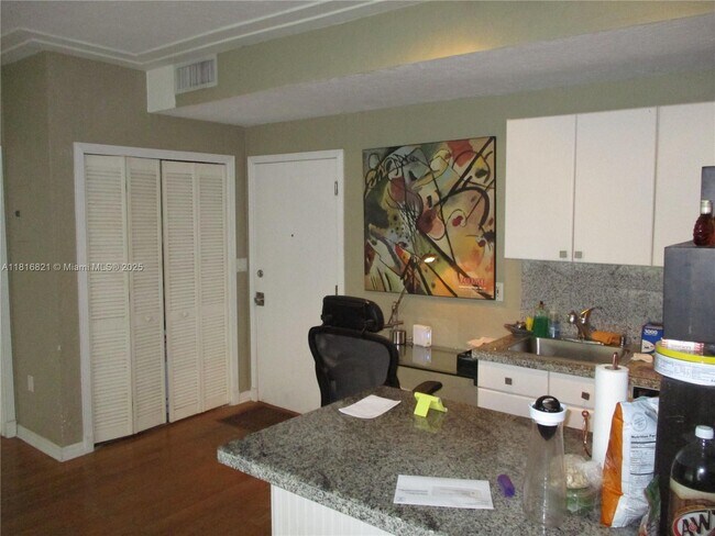 1027 Pennsylvania Ave in Miami Beach, FL - Building Photo - Building Photo