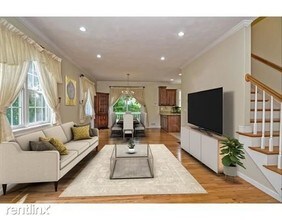 368 Boylston St-Unit -Unit B in Newton, MA - Building Photo - Building Photo