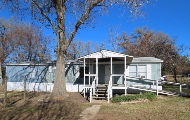 property at 1386 County Rd 1128