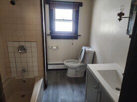 862 Union St, Unit 2R