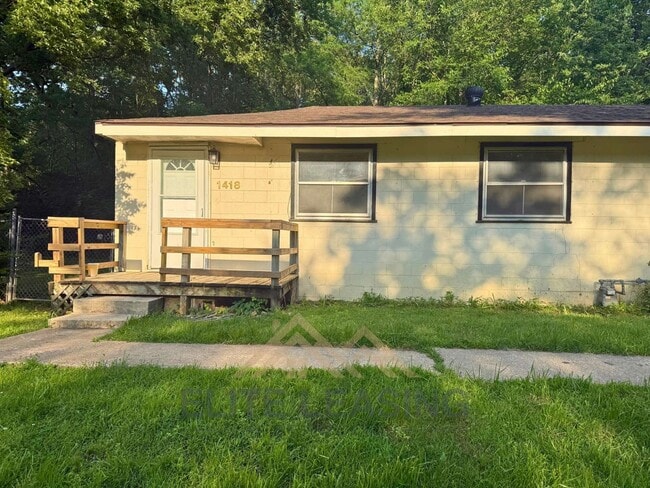 property at 1418 SE Branner St