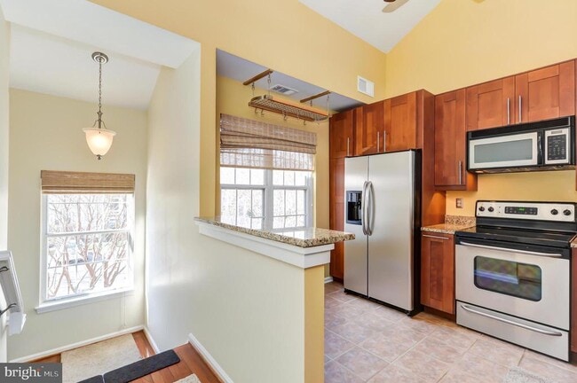 2810 Yarling Ct in Falls Church, VA - Building Photo - Building Photo