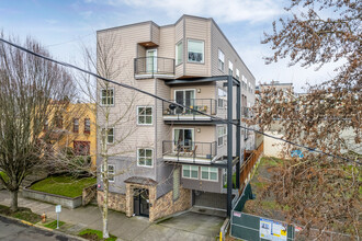 Pettygrove Place in Portland, OR - Building Photo - Primary Photo