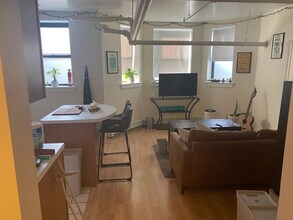 1127 Commonwealth Ave, Unit 34 in Boston, MA - Foto de edificio - Building Photo